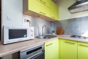 Üürile anda 2-toaline korter Energia 2 majas.