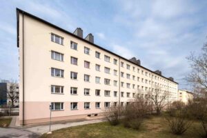 Üürile anda 2-toaline korter Energia 2 majas.
