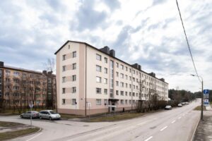 Üürile anda 2-toaline korter Energia 2 majas.