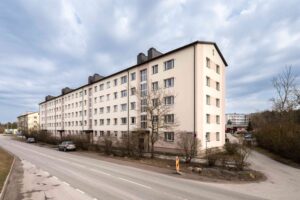 Üürile anda 2-toaline korter Energia 2 majas.