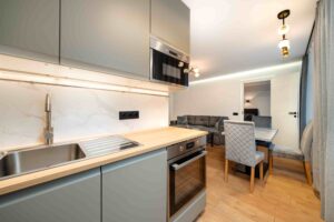 Üürile anda värskelt renoveeritud korter Kopli 98a majas Põhja-Tallinnas.