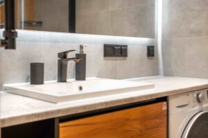 Üürile anda värskelt renoveeritud korter Kopli 98a majas Põhja-Tallinnas.