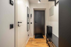 Üürile anda värskelt renoveeritud korter Kopli 98a majas Põhja-Tallinnas.