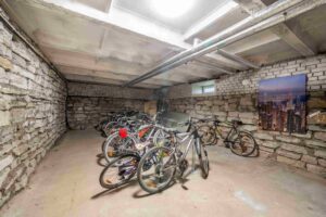 Üürile anda värskelt renoveeritud korter Kopli 98a majas Põhja-Tallinnas.