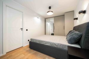 Üürile anda värskelt renoveeritud korter Kopli 98a majas Põhja-Tallinnas.