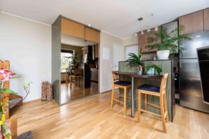 Üürile anda 2-toaline korter kõrgelt hinnatud asukohas Rohu tänaval.