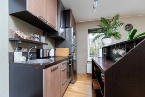 Üürile anda 2-toaline korter kõrgelt hinnatud asukohas Rohu tänaval.