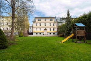 Üürile anda 2-toaline korter kõrgelt hinnatud asukohas Rohu tänaval.