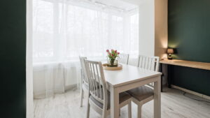 Anda üürile pikemaks ajaks 2-toaline kaunis korter Kristiine Keskuse lähedal Tulika tänaval.