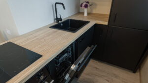 Anda üürile pikemaks ajaks 2-toaline kaunis korter Kristiine Keskuse lähedal Tulika tänaval.