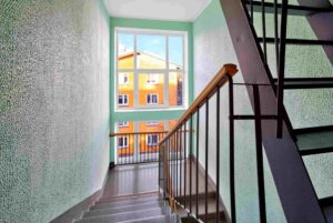 Müüa 2-toaline korter Akadeemia teel vaikses sisekvartalis.