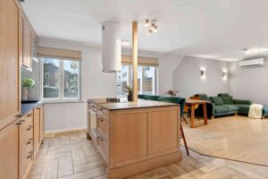 Müüa avar ja valgusküllane 2-toaline korter Kassisabas, Tehnika 61.