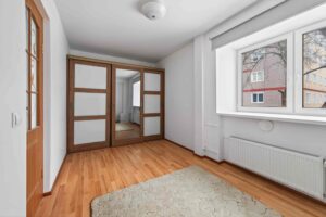 Müüa avar 2-toaline korter Kotka tänaval.