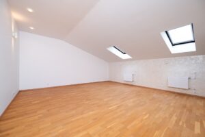 Avar 3-toaline katusekorter läbi kahe korruse T1 kõrval.