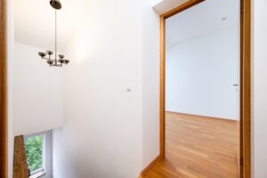 Avar 3-toaline katusekorter läbi kahe korruse T1 kõrval.