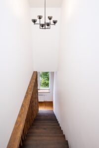 Avar 3-toaline katusekorter läbi kahe korruse T1 kõrval.