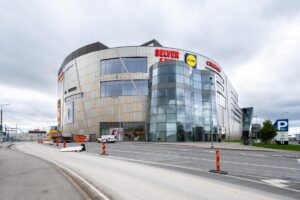 Avar 3-toaline katusekorter läbi kahe korruse T1 kõrval.