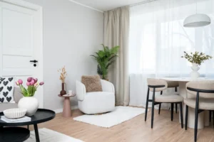 renoveeritud 2-toaline korter Tallinnas elutuba